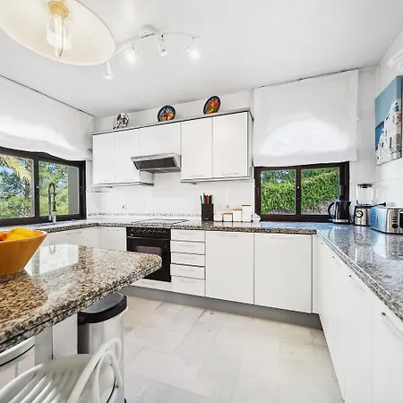 Villa Luxury Living In Exclusive Rdr491