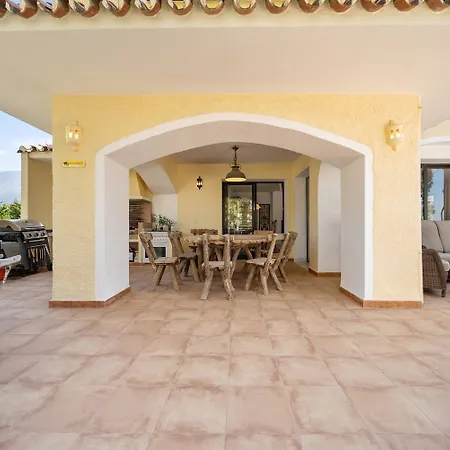 Villa Luxury Living In Exclusive Rdr491