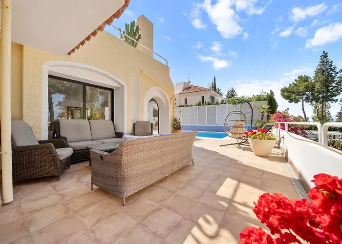 Luxury Living In Exclusive Rdr491 *