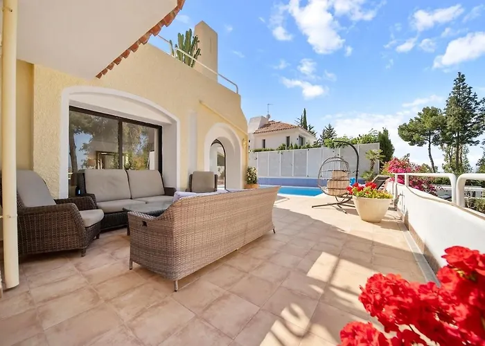 Luxury Living In Exclusive Rdr491 *