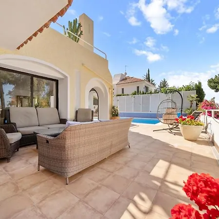 Luxury Living In Exclusive Rdr491 *